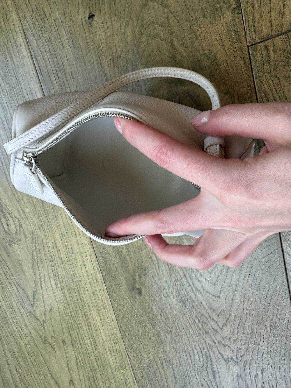 White genuine leather pencil bag - Picture 5 of 6